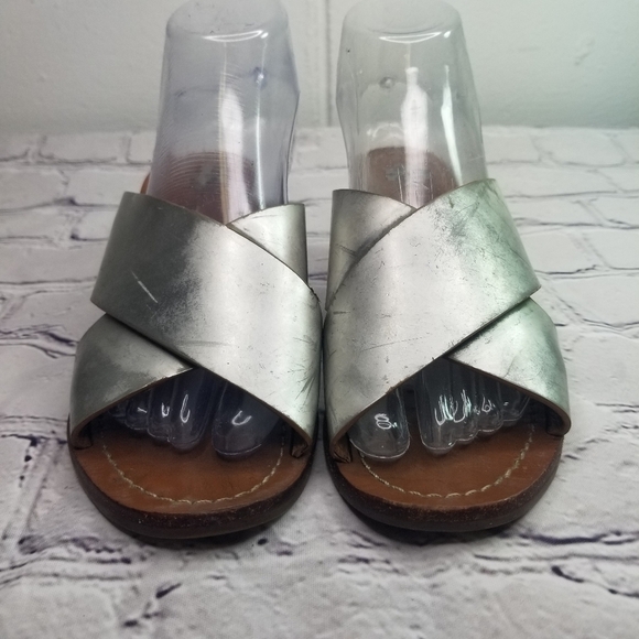 Tory Burch Montrose mirrores silver criss cross sandals - Picture 2 of 11